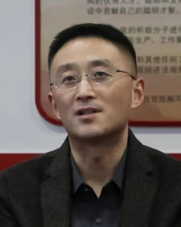 朱军的照片