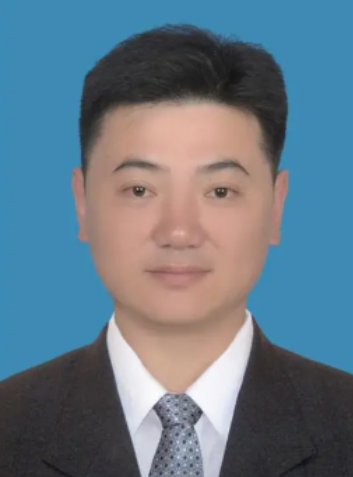 唐炳华的照片