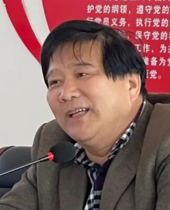 张生华的照片
